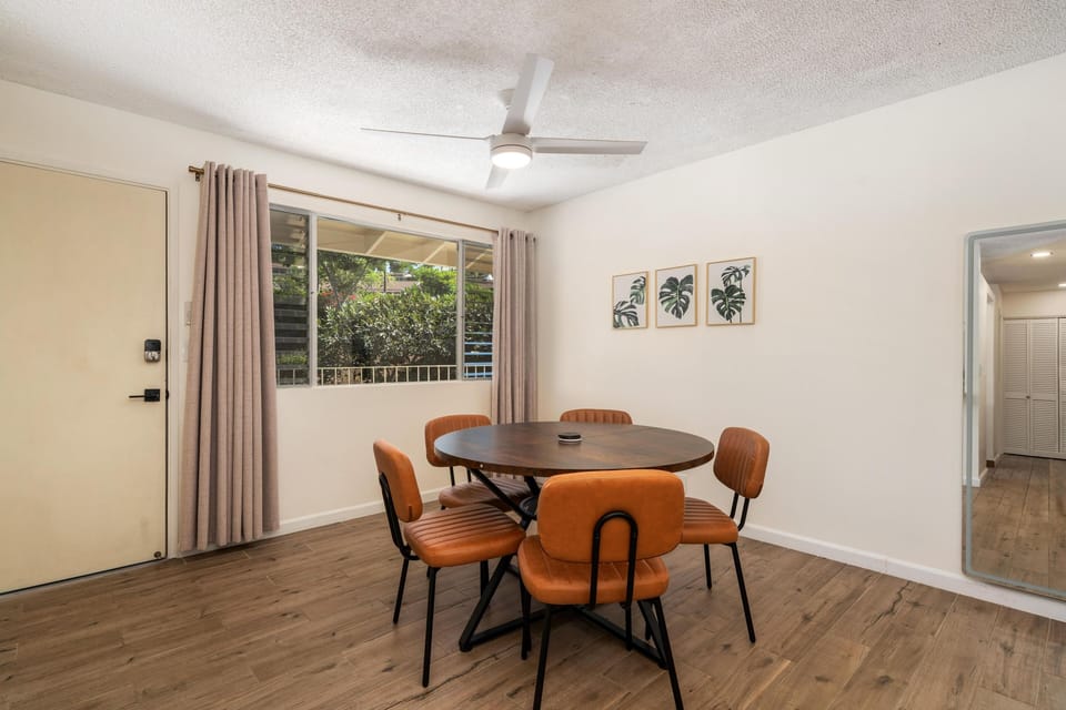 Condo, 2 Bedrooms | Dining
