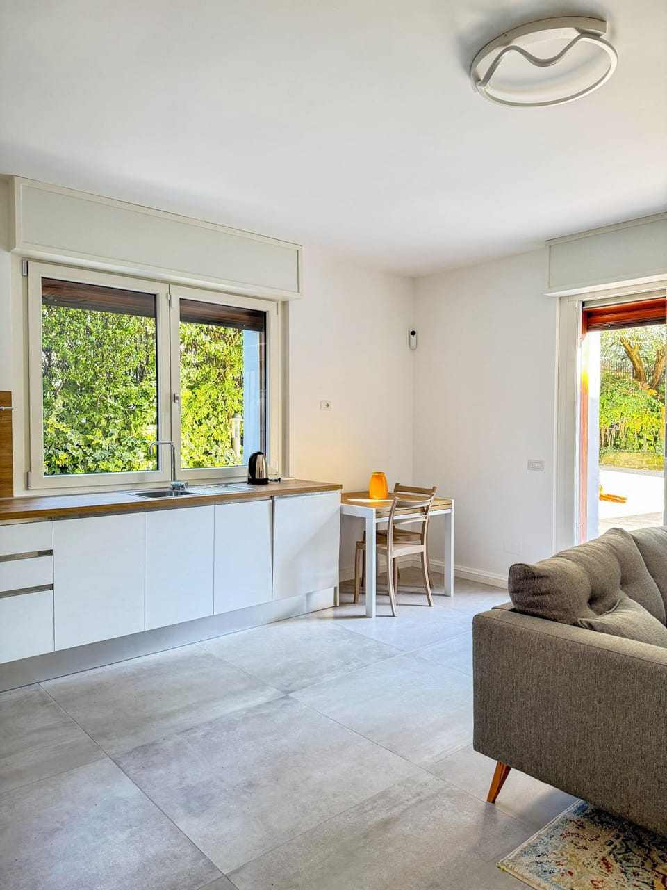 Apartment | Living area | Flat-screen TV