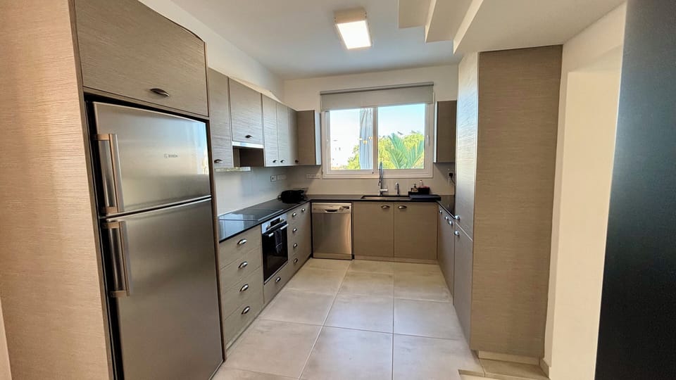 Family Villa, Pool View | Private kitchen | Full-size fridge, microwave, oven, stovetop