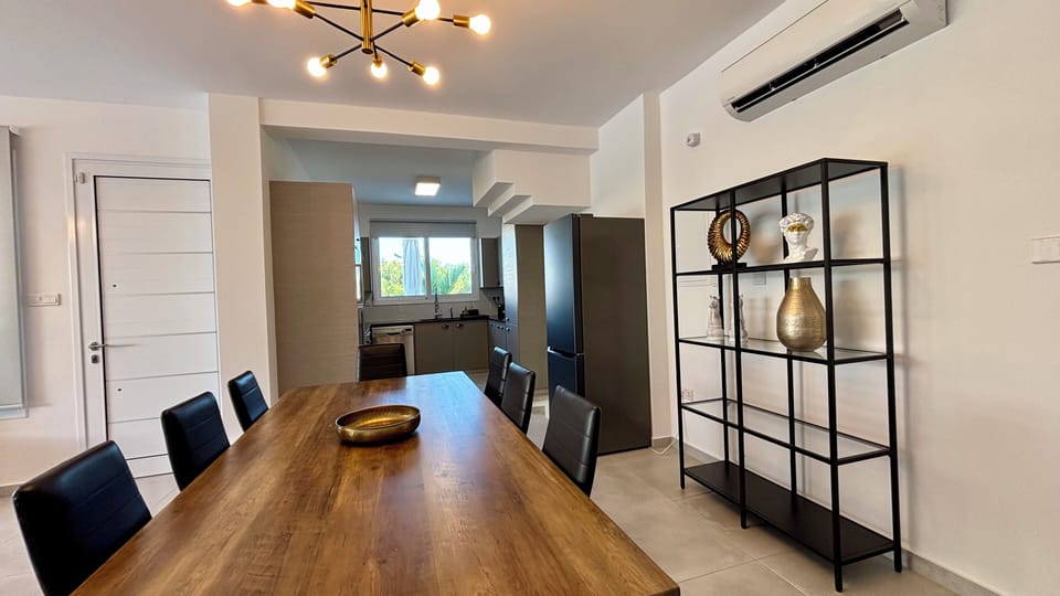 Family Villa, Pool View | In-room dining
