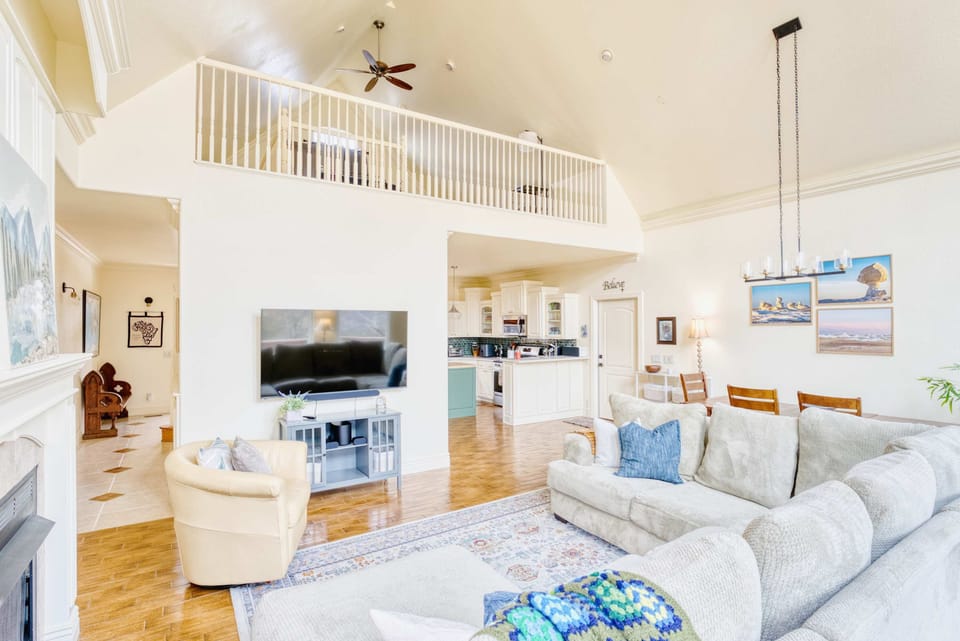 Cozy vibes and open spaces! 🏡✨ Loving the bright, airy feel of this beautiful home. Perfect for relaxation and gatherings! 