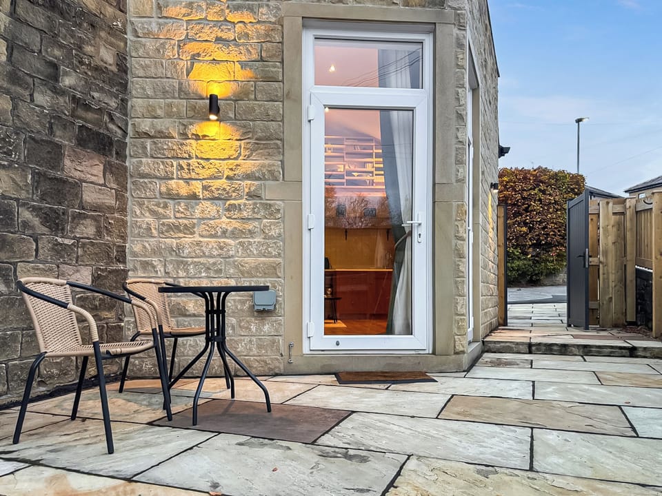 Sitting-out-area | The Coal House, Skipton