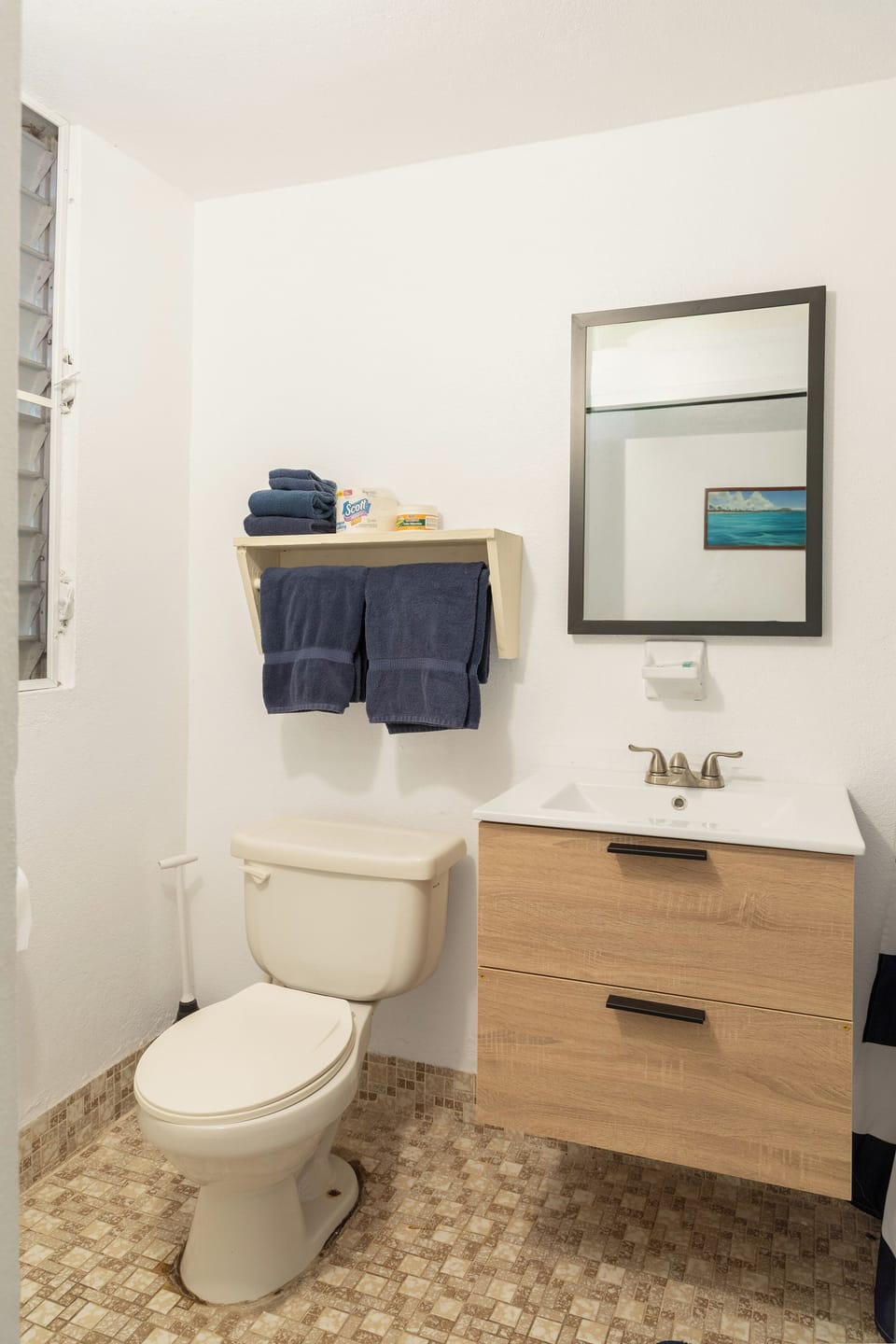 Deluxe Double Room | Bathroom | Shower, towels, soap, shampoo