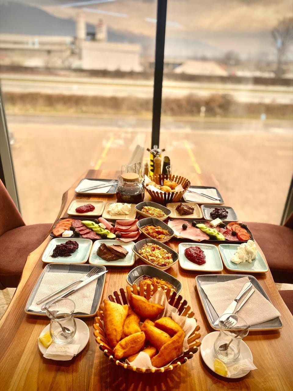 Free daily cooked-to-order breakfast