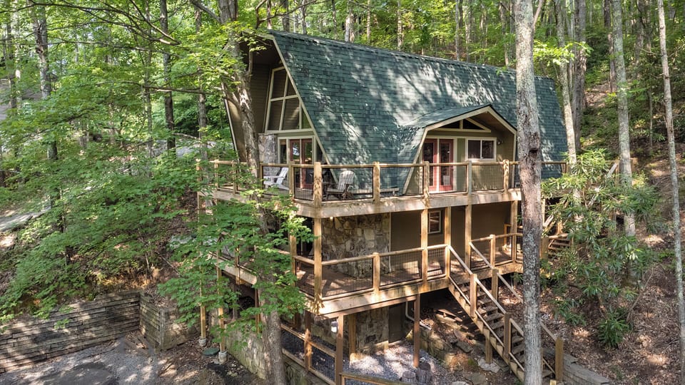 Gatlinburg Lodge Ext 002-original