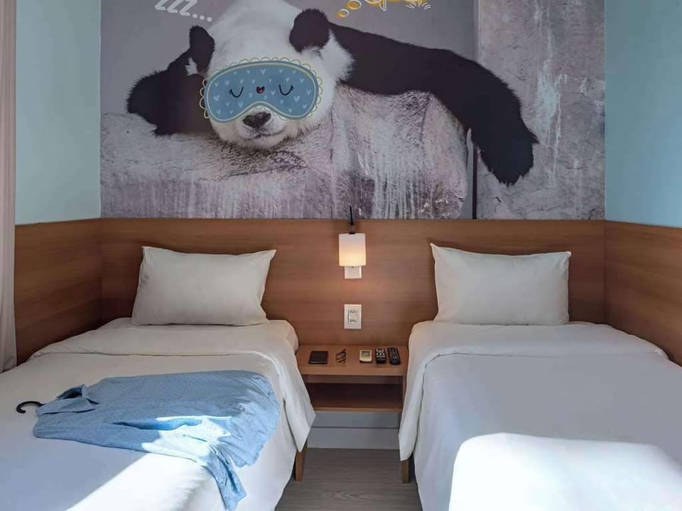 Standard Single Room | Minibar, blackout drapes, soundproofing, free WiFi