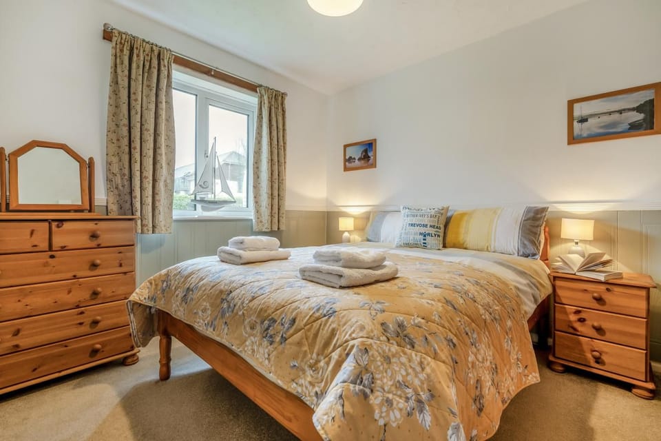 Bedroom 1 - Double