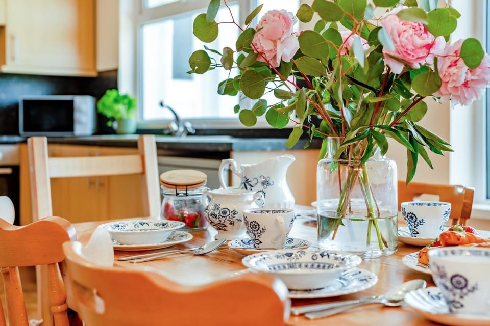Kitchen Dining Area