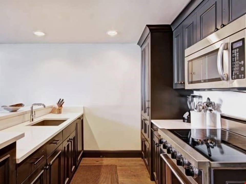 Cook up a storm in the fully-equipped kitchen.