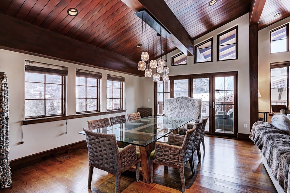 Enjoy a delicious meal at the dining table!