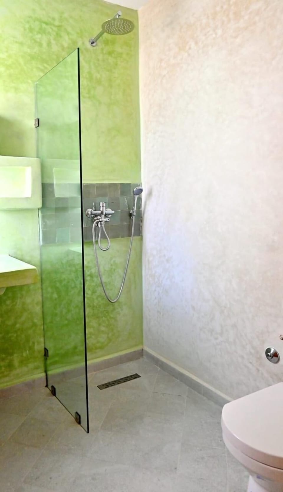 Standard Double or Twin Room, Courtyard View | Bathroom