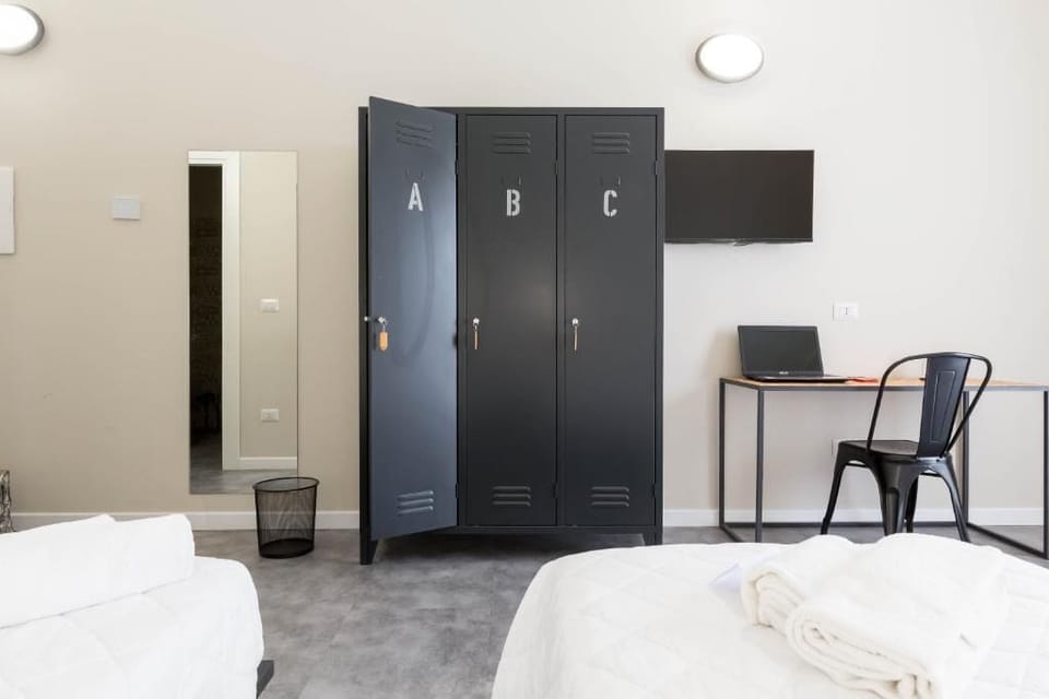 Comfort Triple Room | Desk, soundproofing, free WiFi, bed sheets