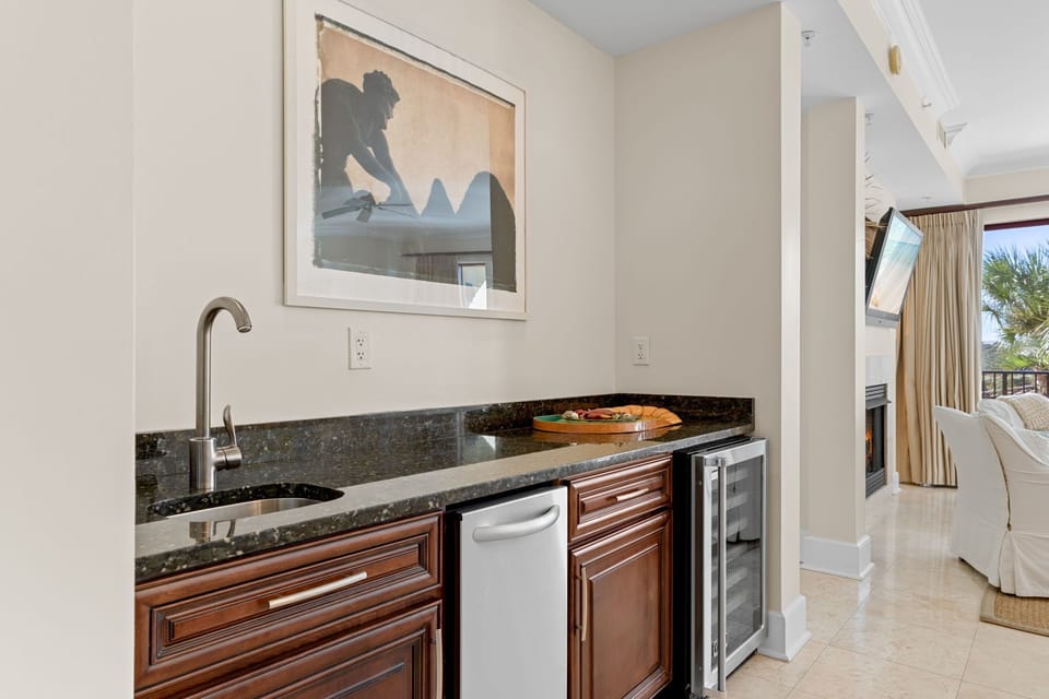 Wet Bar off Dining Room