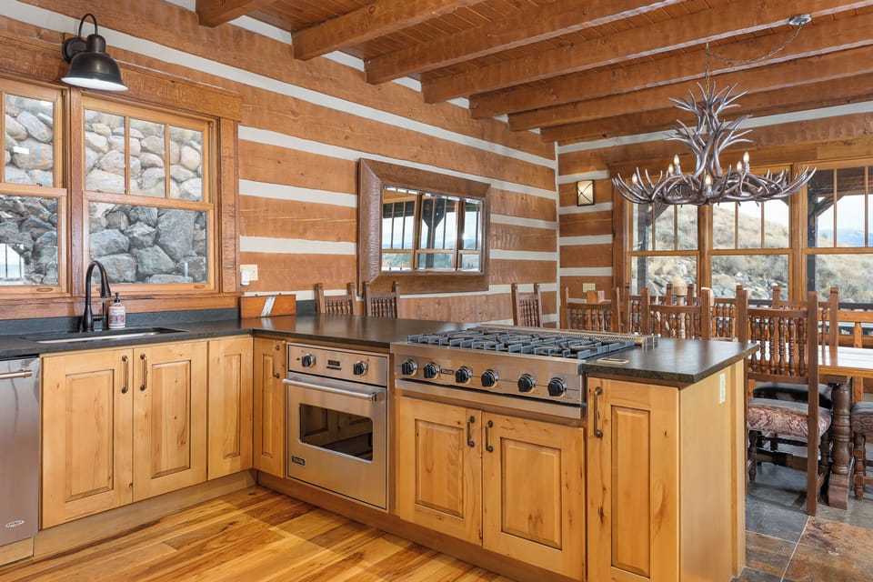 Fully Stocked Kitchen