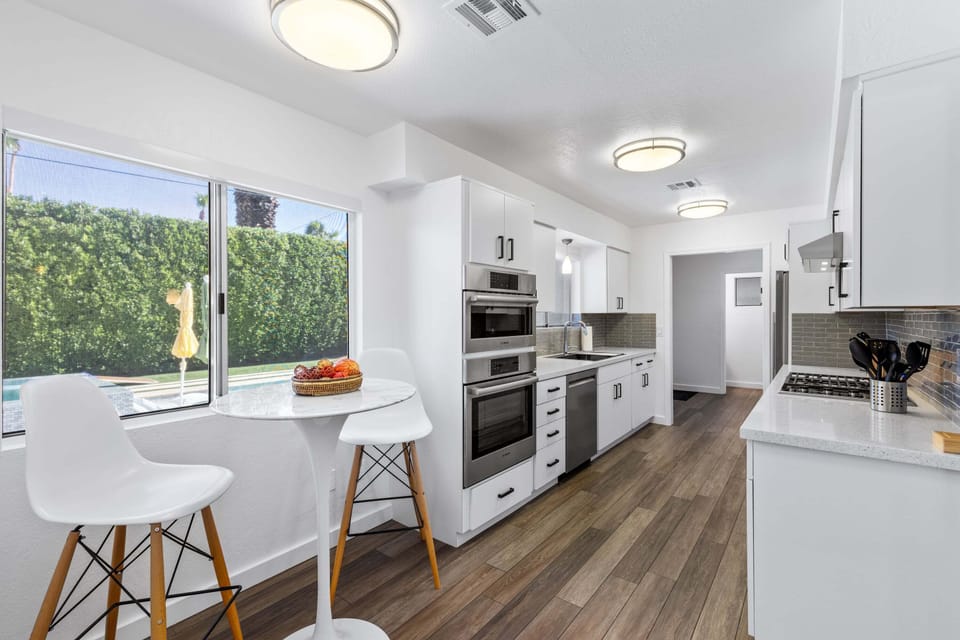 Modern kitchen with breakfast nook