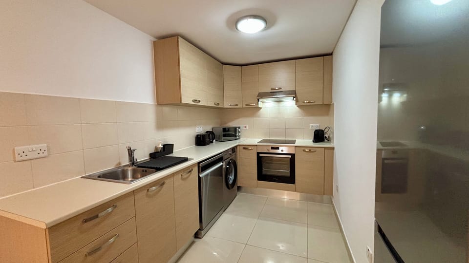 Superior Apartment, Balcony, Pool View | Private kitchen | Fridge, microwave, oven, stovetop
