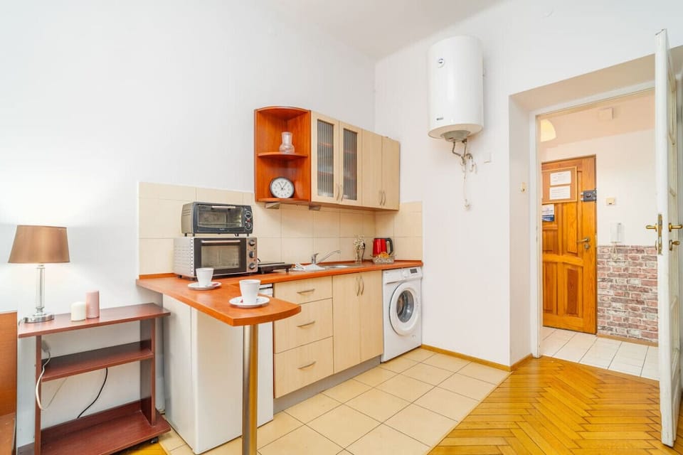Cozy Studio for a Restful Stay | Book Now with RENTUJEMY.COM