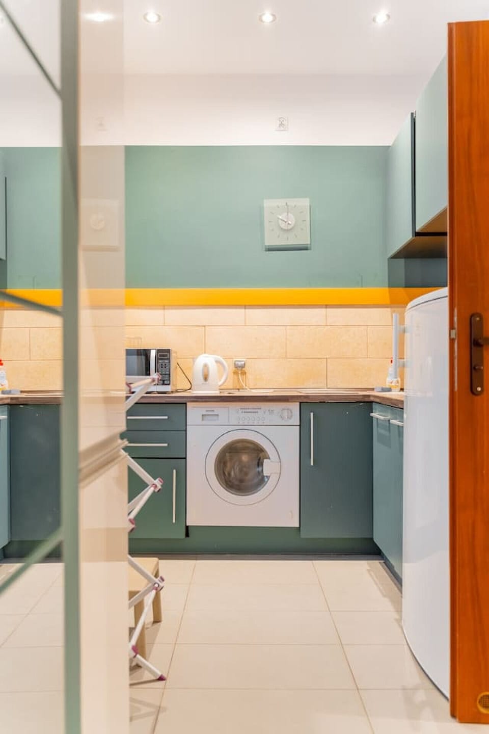 Cozy Studio - 10 minute walk away from the Kraków Old Town - Perfect for Solo or Couple Travellers | Book Now with RENTUJEMY