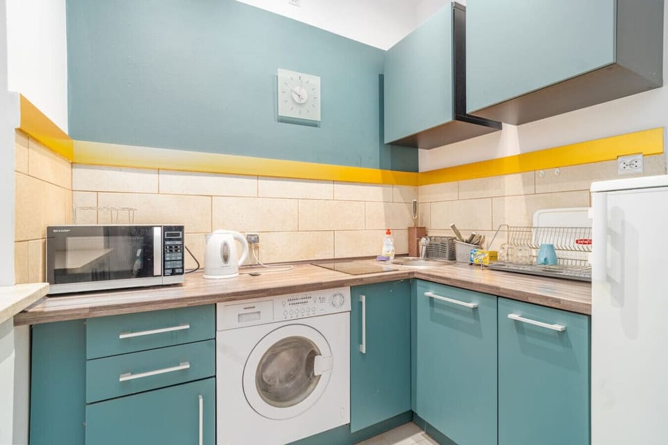 Cozy Studio - 10 minute walk away from the Kraków Old Town - Perfect for Solo or Couple Travellers | Book Now with RENTUJEMY