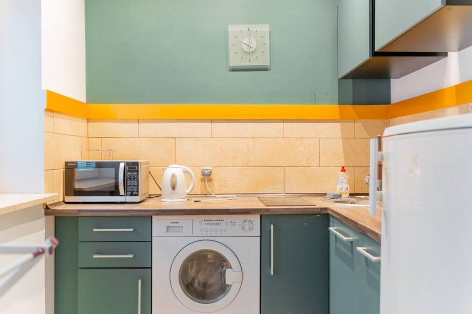 Cozy Studio - 10 minute walk away from the Kraków Old Town - Perfect for Solo or Couple Travellers | Book Now with RENTUJEMY