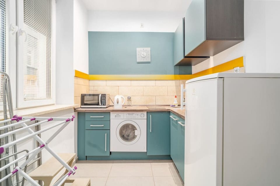 Cozy Studio - 10 minute walk away from the Kraków Old Town - Perfect for Solo or Couple Travellers | Book Now with RENTUJEMY