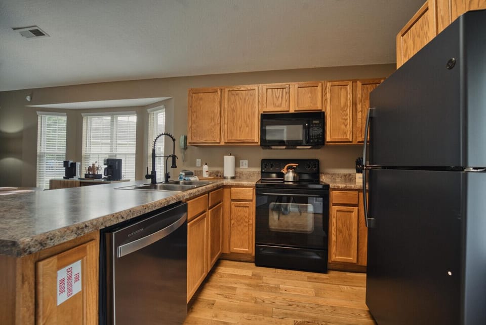 There`s room for two cooks in this kitchen