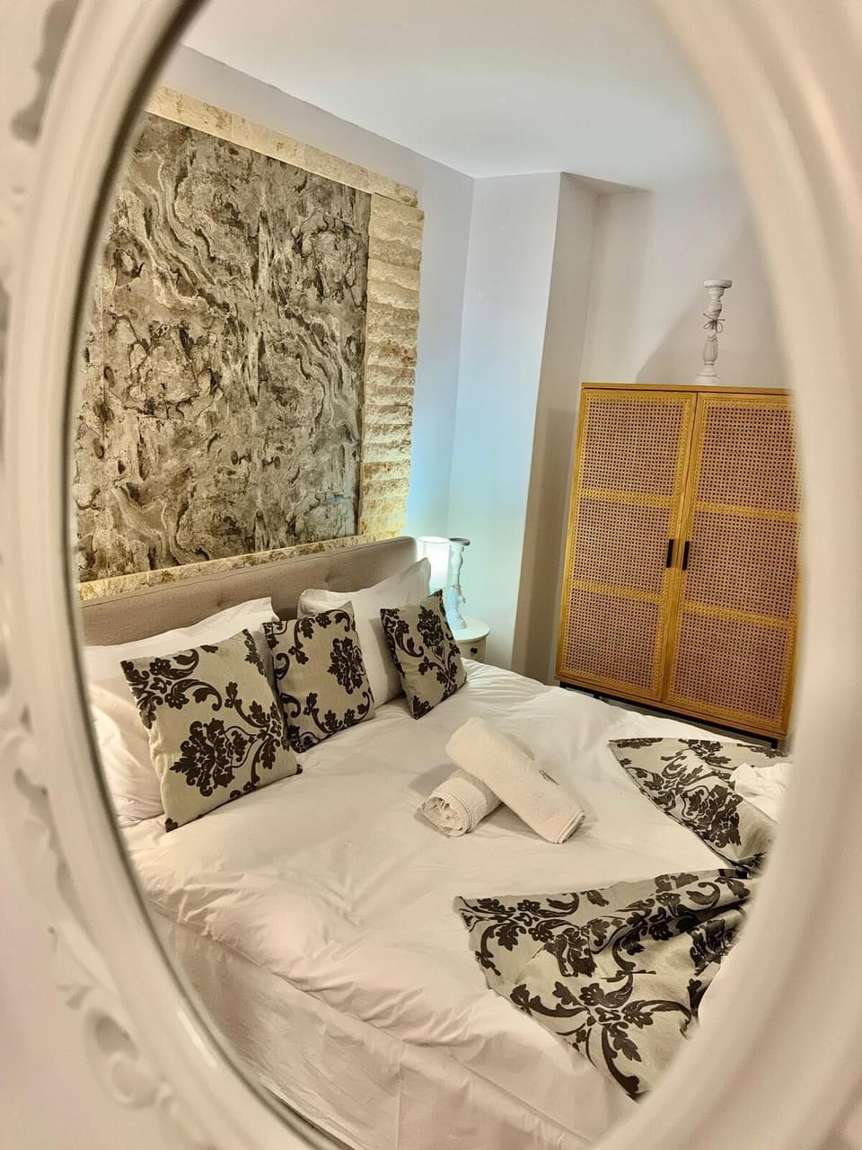 Deluxe Double Room, Garden View | Iron/ironing board