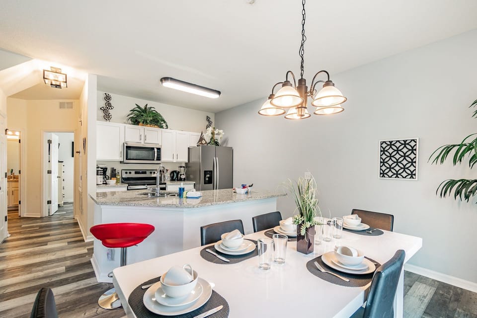 Basic Villa | Dining