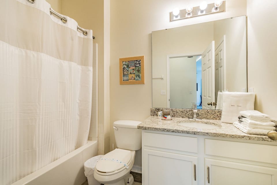 4BR Townhome w/ Pool in Bella Vida Resort Villa in Kissimmee