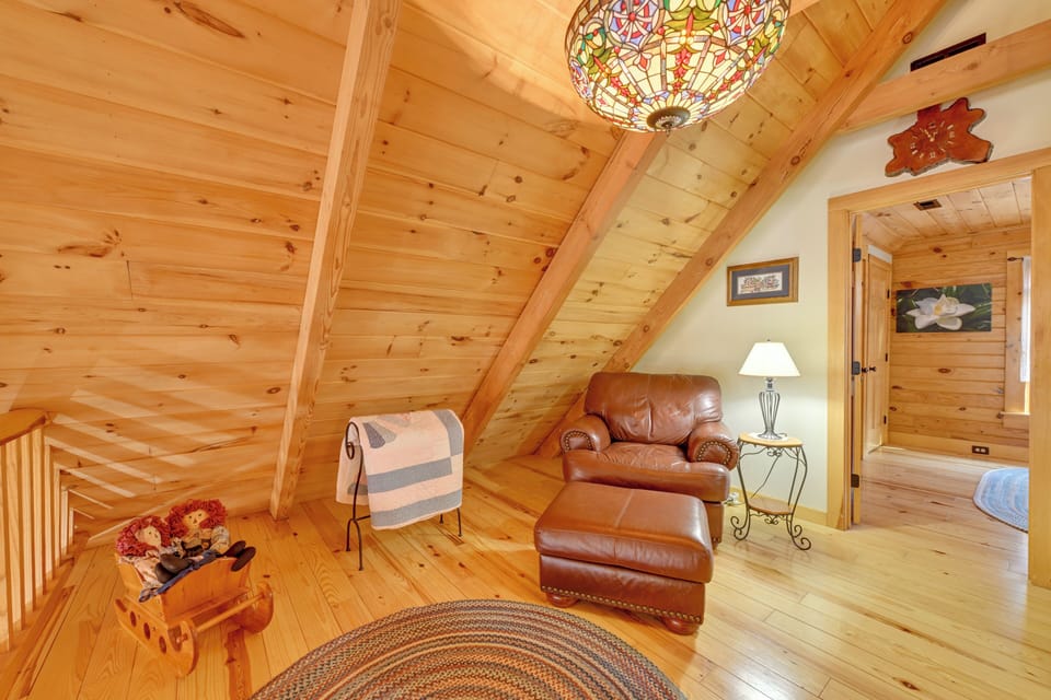Loft | Upper Floor