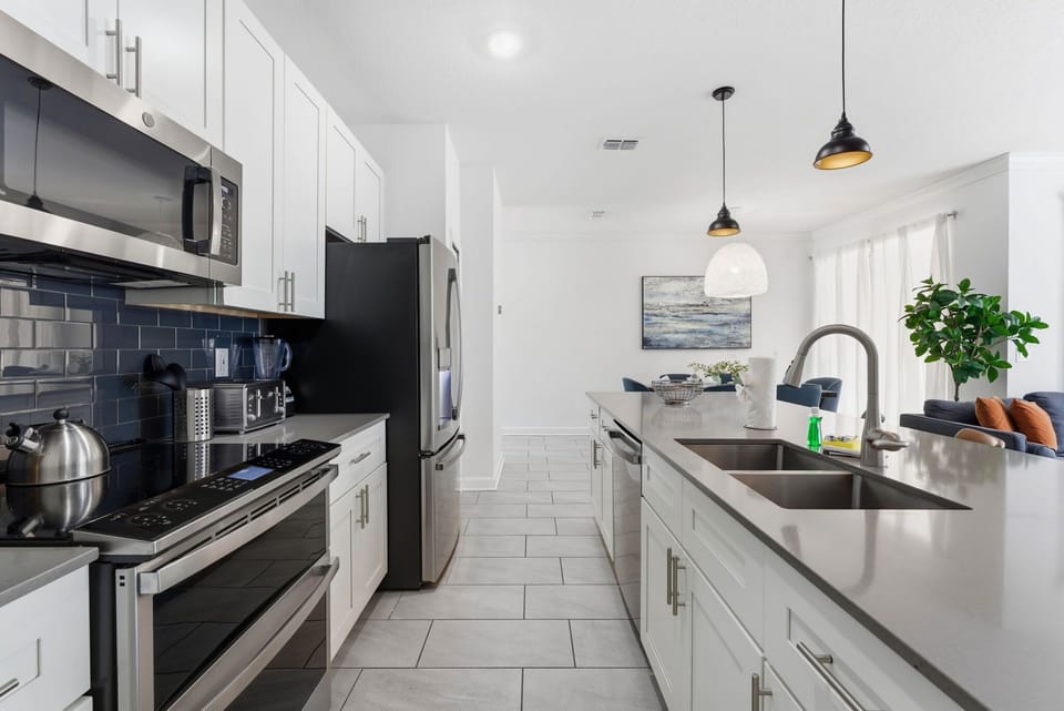 Villa (4 Bedrooms) | Private kitchen | Microwave, oven, stovetop, dishwasher