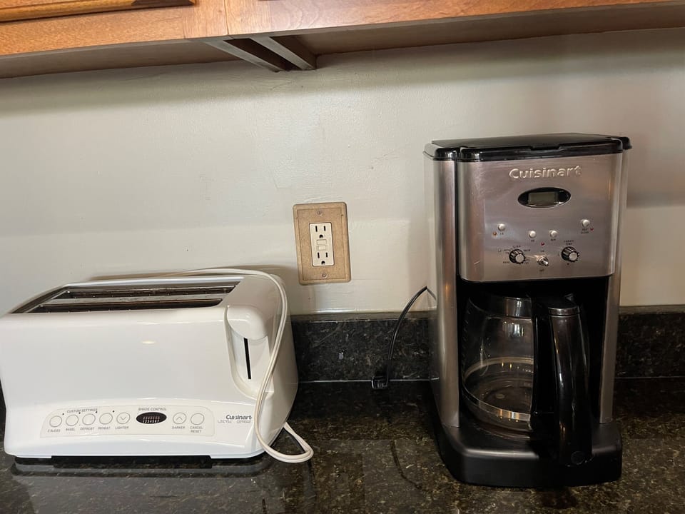 Coffee maker/toaster