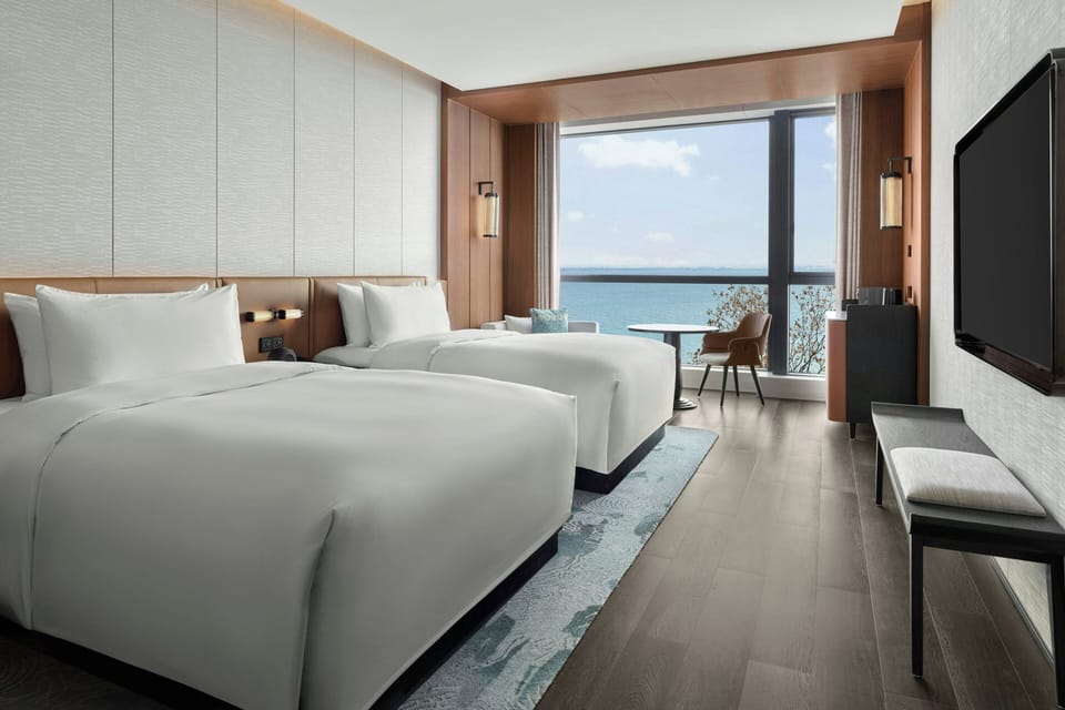 Deluxe Room, 2 Double Beds, Lake View