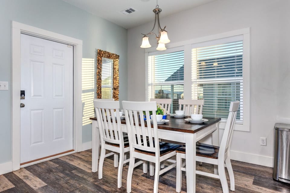 A neatly organized dining space for easy meals.