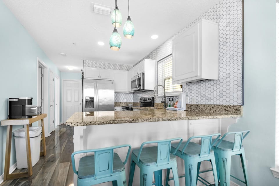 Condo, Multiple Beds (Gulf Island 421) | Private kitchen | Oven, toaster