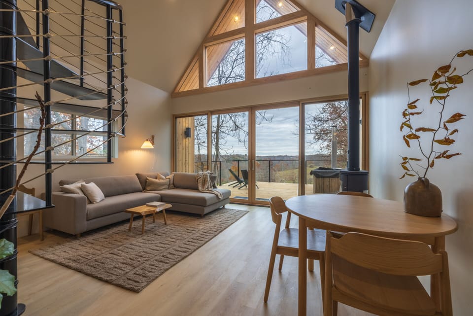 Living Room / Lounge