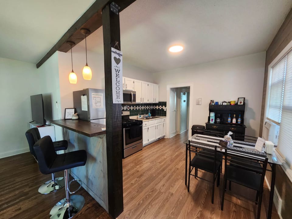 Full kitchen