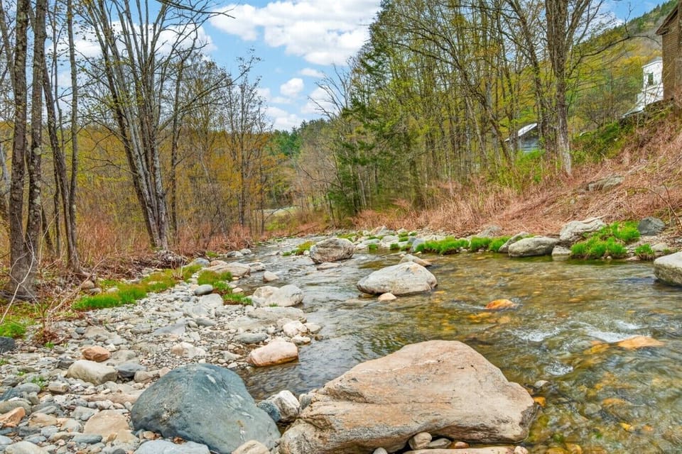 Nature View | Creek, Natural Rocks & Tree Lined Setting
