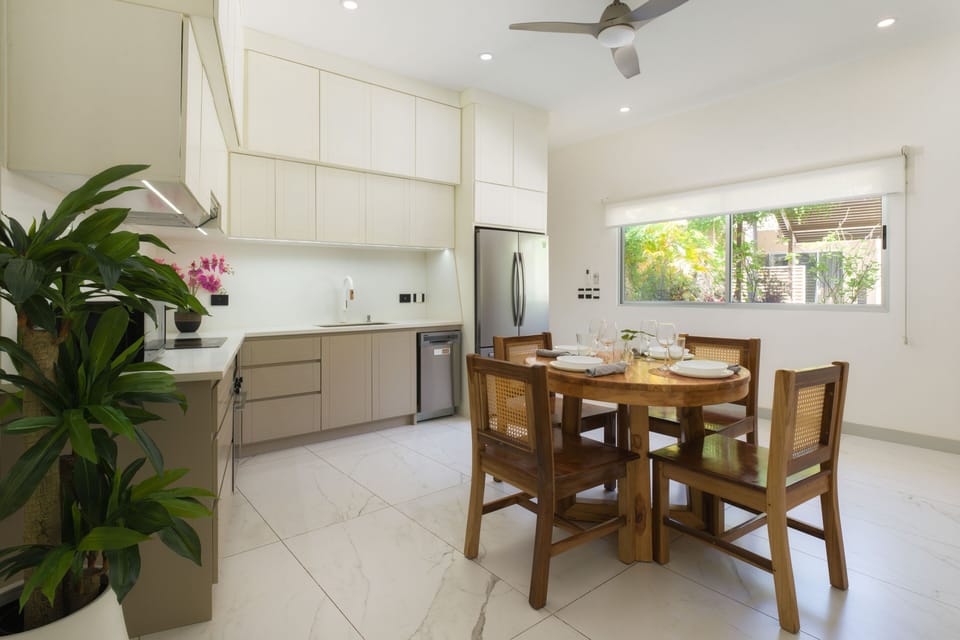 Luxury Bungalow, 1 King Bed | Private kitchen | Microwave, stovetop, toaster, blender