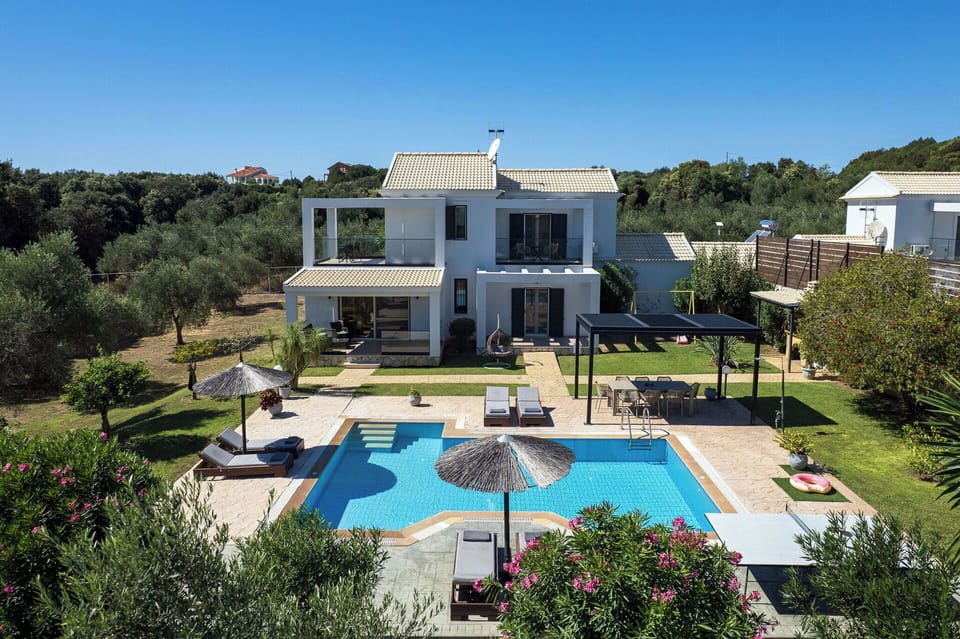 Building Exterior, Garden, Outdoor, Pool