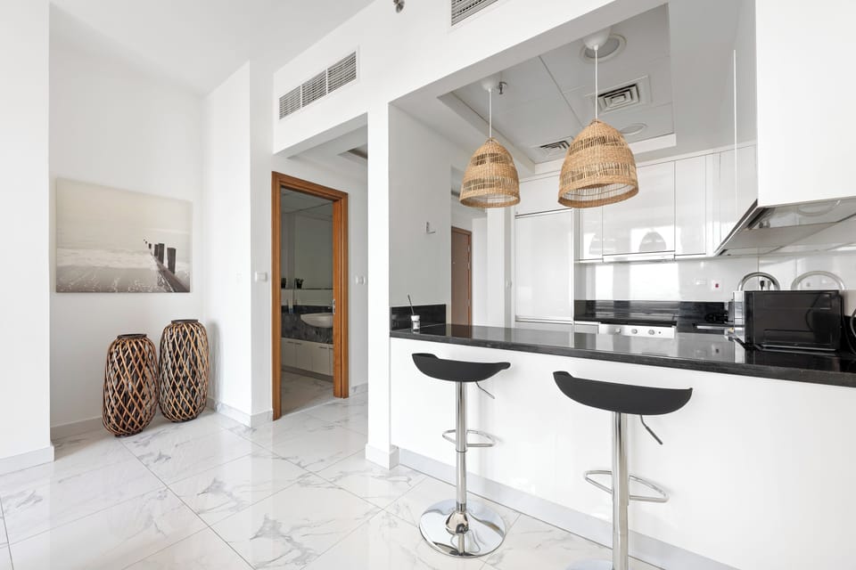 Comfort Apartment, Balcony, City View | In-room dining