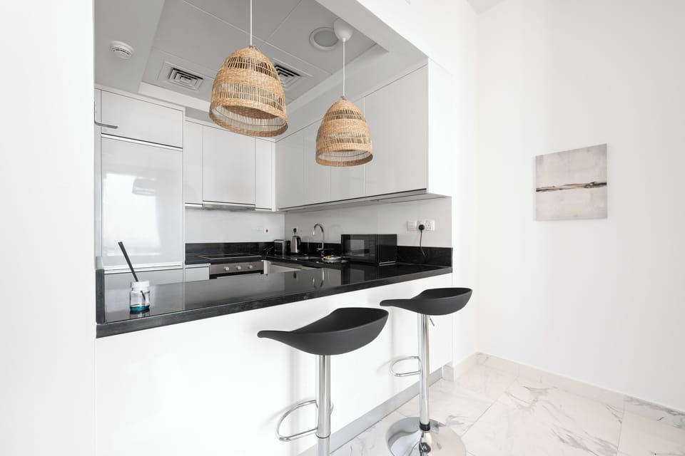 Comfort Apartment, Balcony, City View | In-room dining