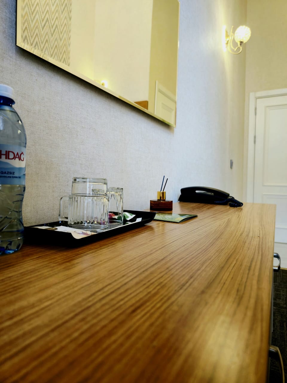 Classic Single Room, City View | Desk