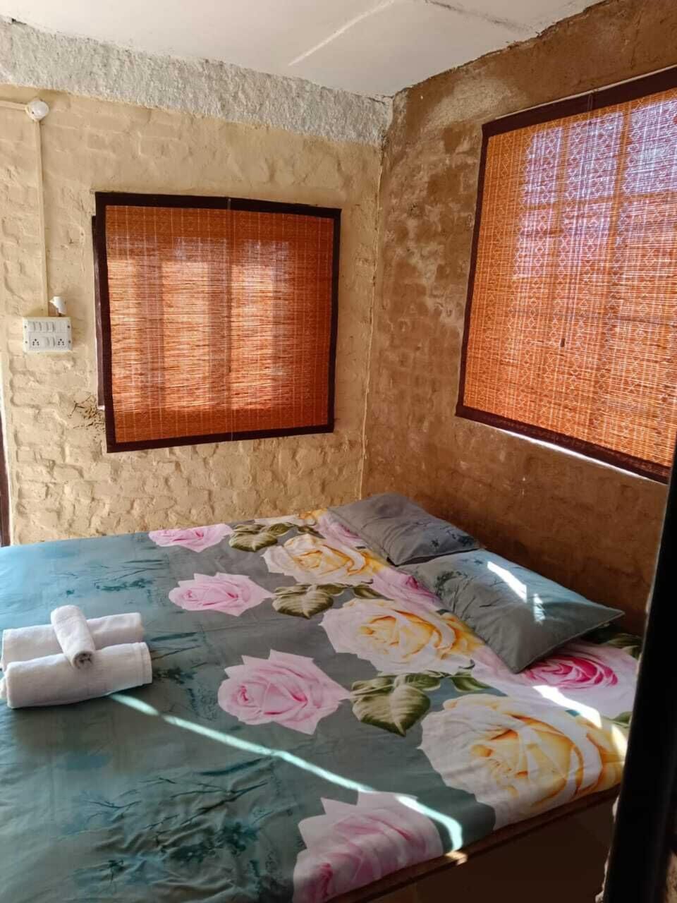 Cottage, Mountain View | Rollaway beds, free WiFi, bed sheets