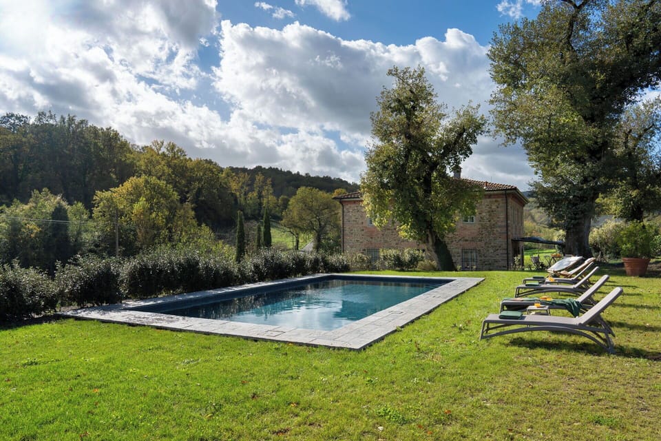 Building Exterior, Outdoor, Pool