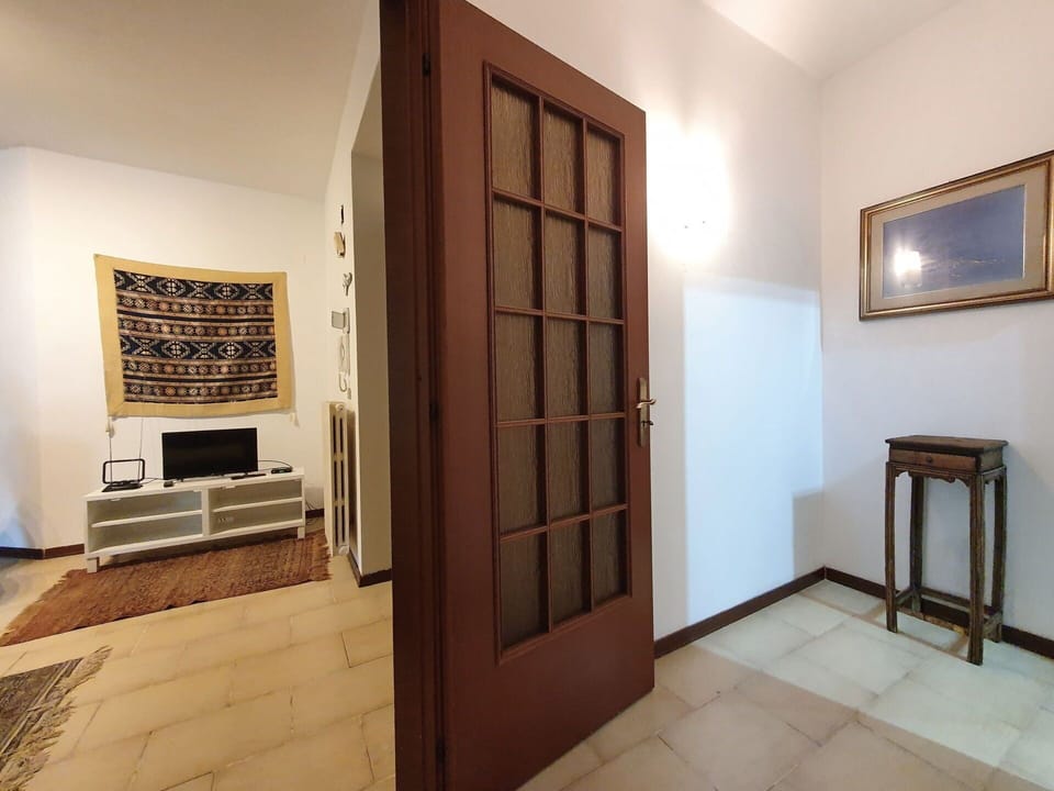 Flooring, Floor, Wall, Wood, Door, Home Door, Wood Flooring, Interior Design, Hardwood, Brown