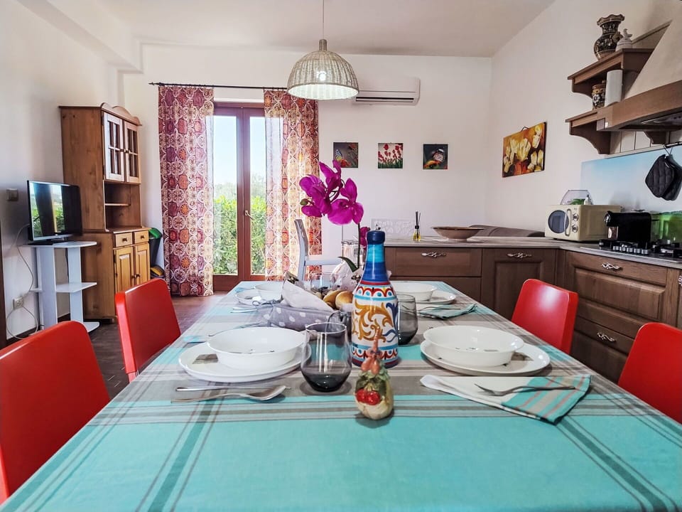 Furniture, Interior Design, Wood, Table, Dining Room, Flooring, Chair, Room, Kitchen & Dining Room Table, Textile
