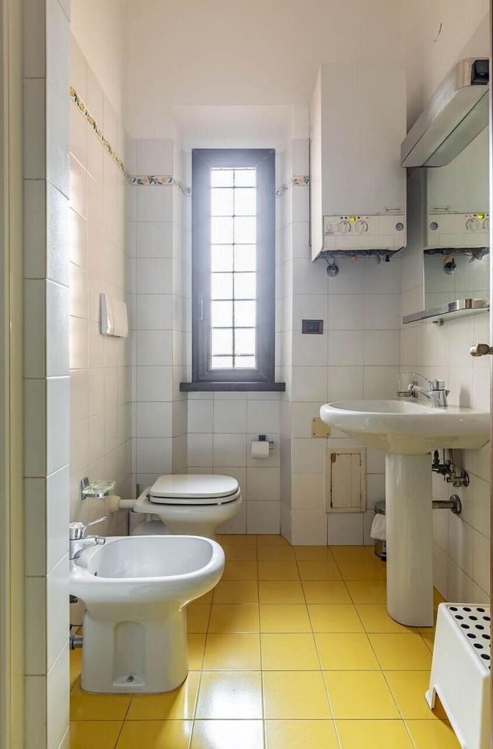 Autumn, Bathroom, Spring, Summer