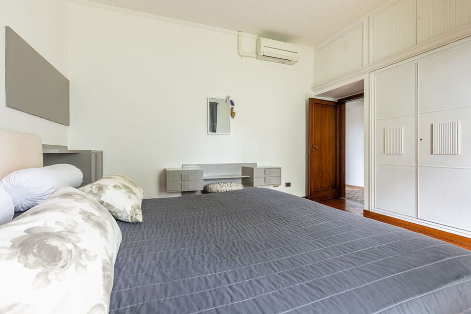 Autumn, Bedroom, Spring, Summer