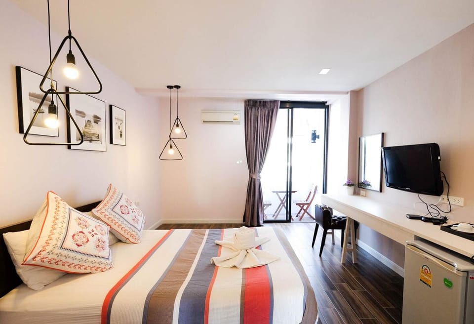 Superior Room (No View) | Desk, blackout drapes, iron/ironing board, free WiFi